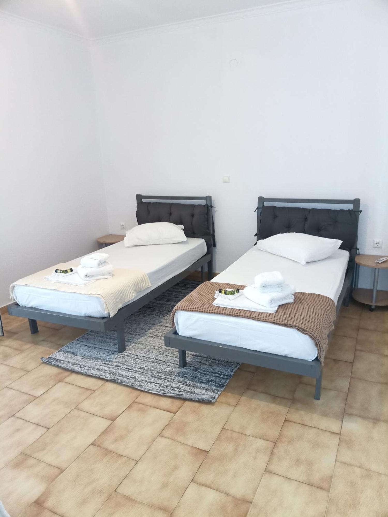 ניקיאנה Fiona Seafront Apartments מראה חיצוני תמונה