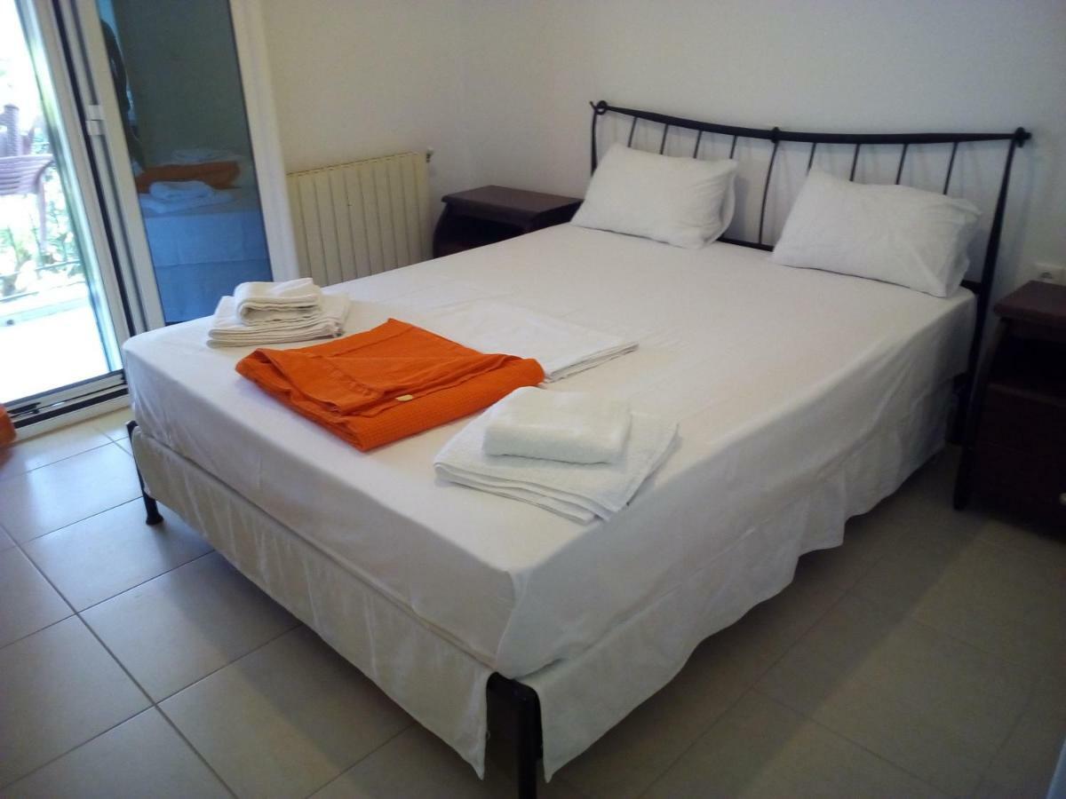 ניקיאנה Fiona Seafront Apartments מראה חיצוני תמונה